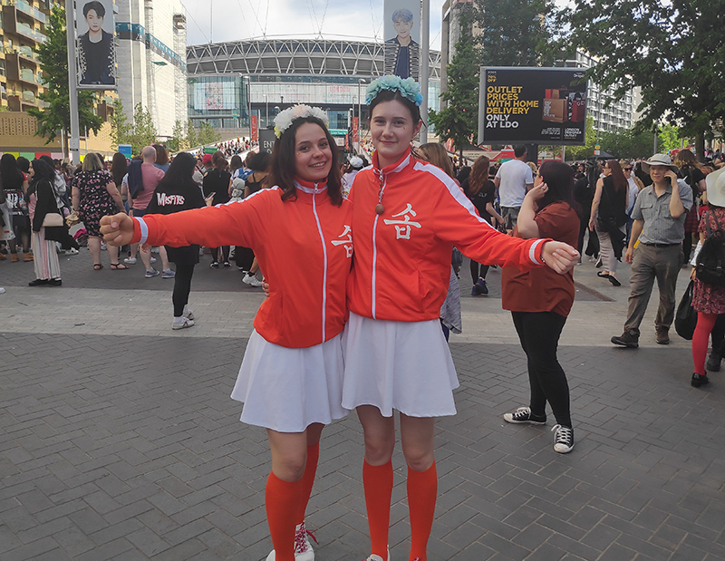 Teresa Wellner, 21, and Nell Zywert, 21 (Regensburg, Germany)<br />This pair's matching looks mimic the iconic track suits of BTS members Suga and J-hope, who wore the jackets while doing this famous move in the video 